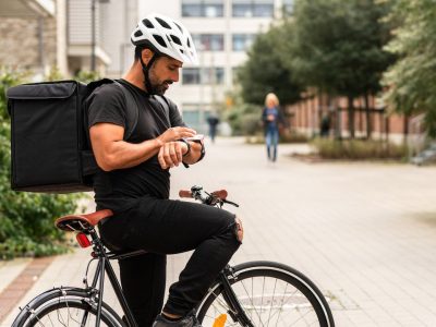 livreur-coursier-a-velo